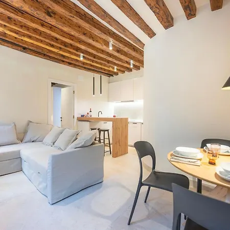 Grifalcon D'oro - Center Apartman *