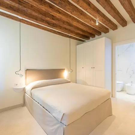 Grifalcon D'oro - Center Velence